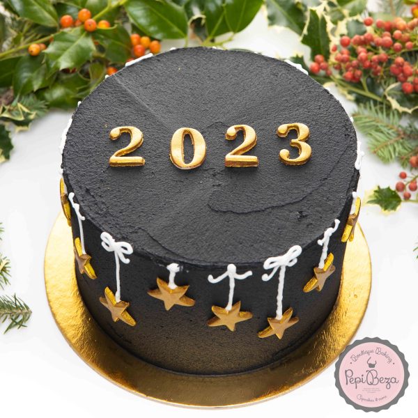 Christmas cake golden 2023