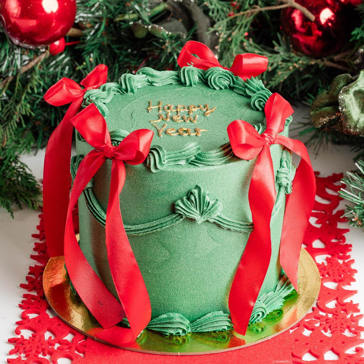 Vintage Happy New Year Party Cake